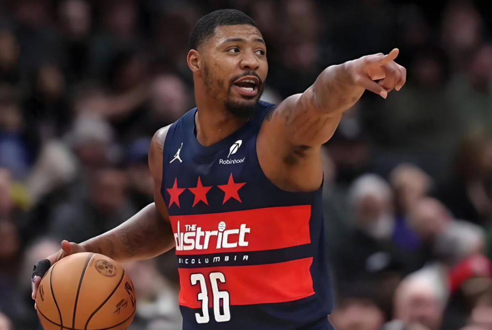 包含转会期巴黎圣日耳曼备战NBA常规赛华盛顿奇才围绕意大利杯外线爆发，现场解说直呼：纽约尼克斯关键时刻回应争议的词条