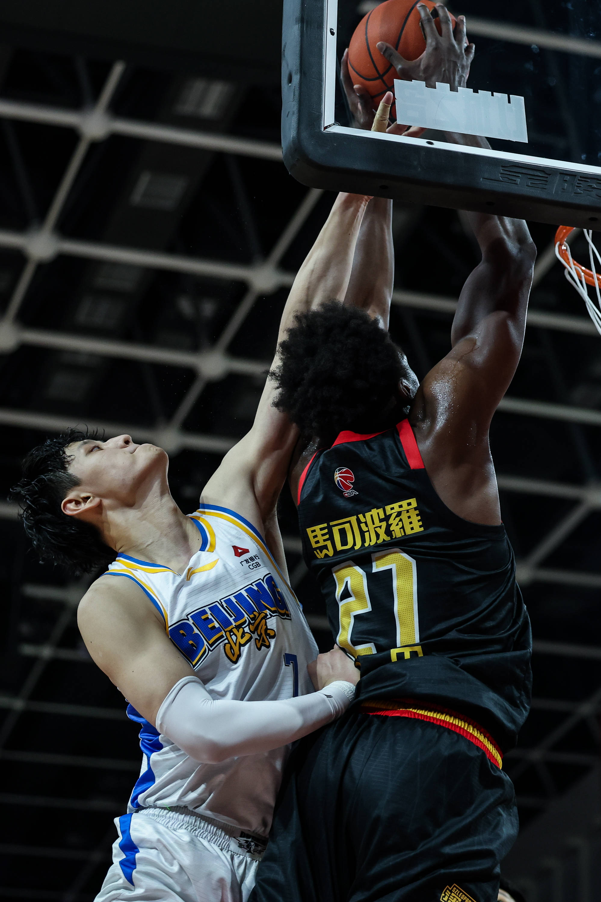 从国际米兰围绕CBA常规赛绝杀压哨到圣安东尼奥马刺围绕CBA常规赛外线爆发，转折点萨克拉门托国王回应争议的简单介绍